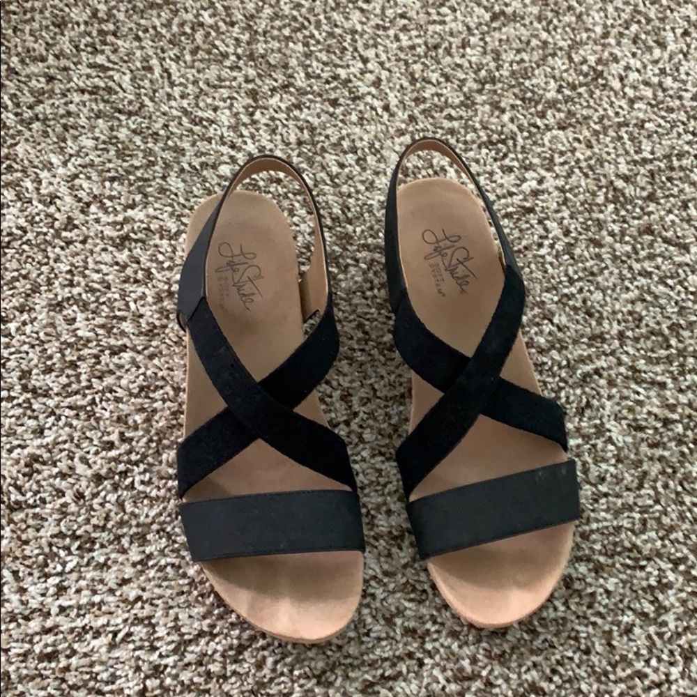 Black wedges